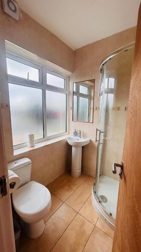 Bathroom 2, Sinai Hotel, London
