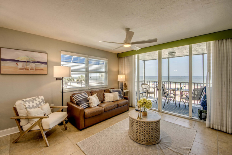Living area 5, Beach Villas 101 Beachfront Condo: Heated Pool, Walk To Dwtn 2 Bedroom Condo, Lee