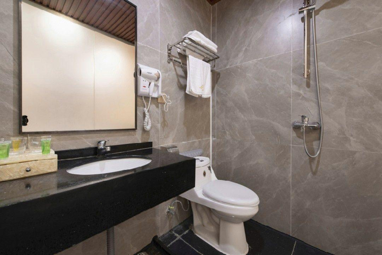 Bathroom 5, Huajun Yuyue Hotel 珠海華駿榆悅飯店, Zhuhai