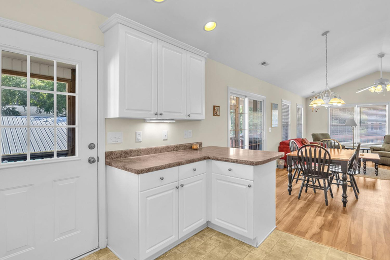 4, Island Delight by Oak Island Accommodations, Brunswick
