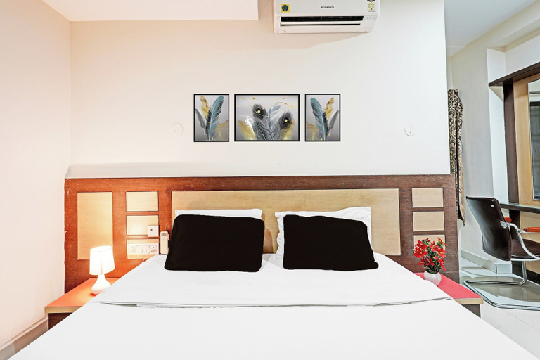 Room 4, Hotel O Anantapur, Anantapur