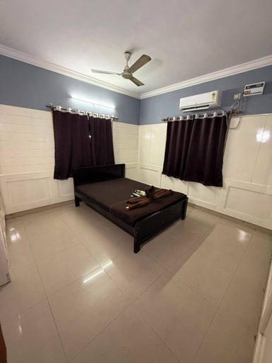 Room 4, Stayz Inn, Kancheepuram