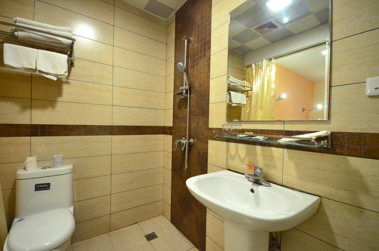 Bathroom 3, Echarm Hotel Wuhan Univerisity Hongshan Square Metro Station, Wuhan