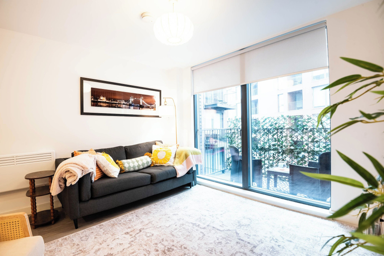 Living area 2, 310 Oldfield by Guestz, Manchester