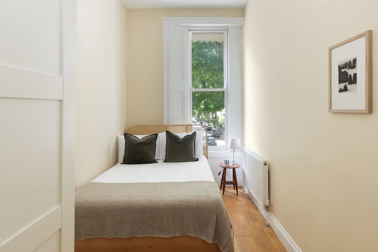 Room 5, Notting Hill Grove Apartments, London