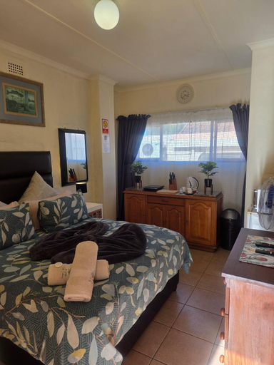 Bedroom 3, Aloe Self Catering Budget Room With Kitchenette, Ugu