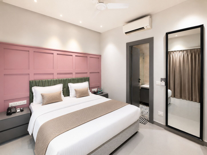 Room 5, The Bay Suites - Salt Lake AE Market, North 24 Parganas