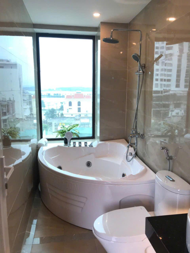 2, Merit Hotel HaLong, Hạ Long
