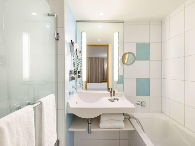 Bathroom, Clayton Hotel Berlin, Tiergarten, Berlin