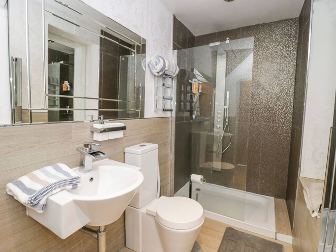 Bathroom 4, Meagill Farmhouse a Country Retreat, North Yorkshire