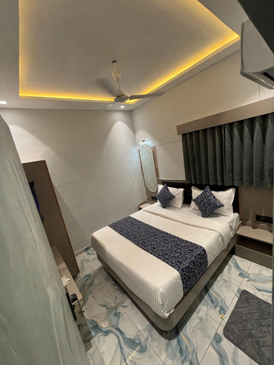 Room 3, Hotel Prime Gold, Ahmadabad