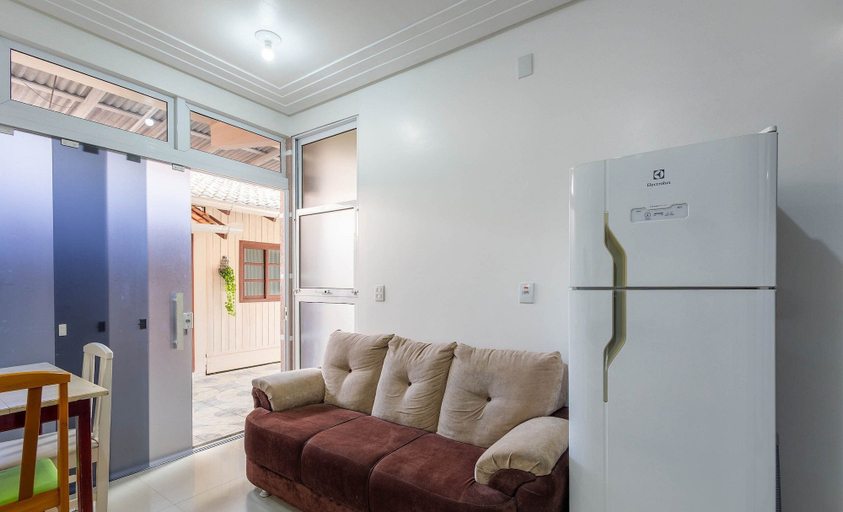 Living area, House With 1 Suite in Penha Rek0002, Penha