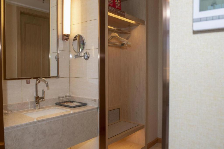 Bathroom 3, Vienna Hotel Tibet Lazi Mount Everest, Shigatse