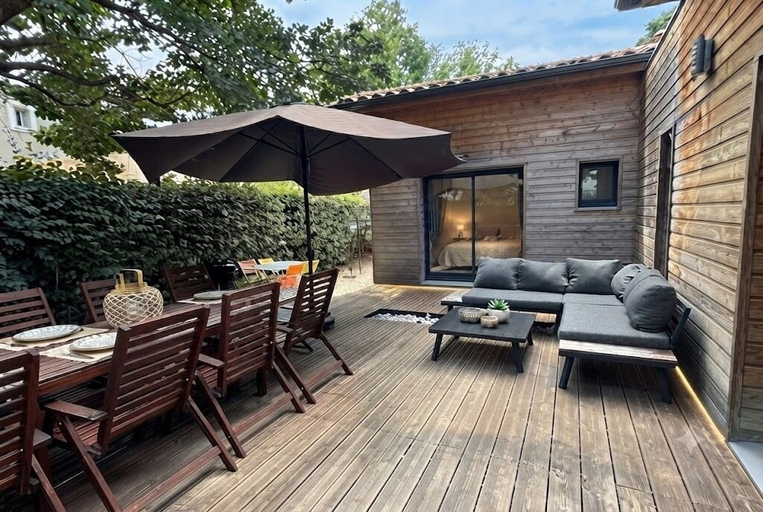 Outdoor dining 4, celine 1, Bouches-du-Rhône