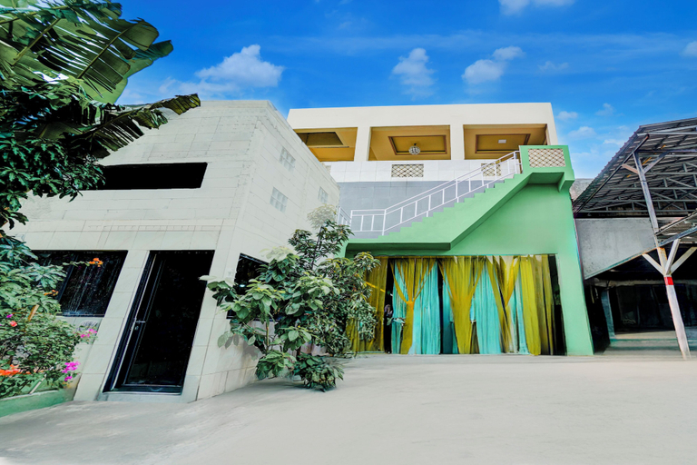 Front of property 3, OYO 94778 Seven Residence, Bekasi