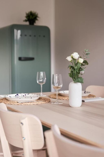 Dining 2, Saniertes Altbauzimmer an der Karlsaue, Kassel