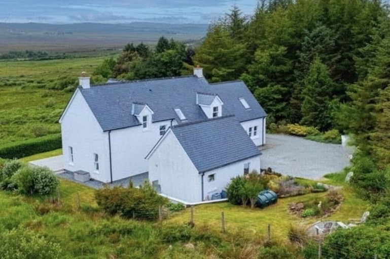 Exterior, Larchside Guest House, Highland