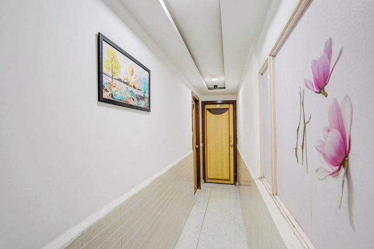 Interior 2, Collection O Maninagar East, Ahmadabad