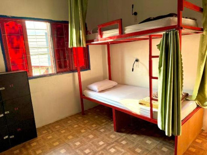 Bedroom 4, Real Vang Vieng Backpacker Hostel, Vangvieng
