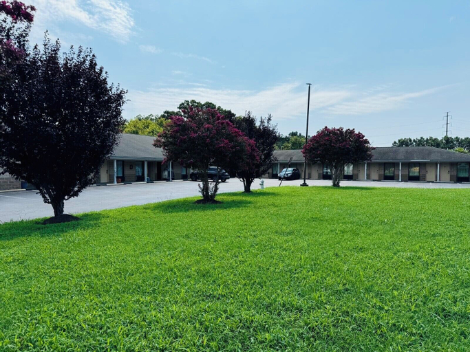 Others, EXECUTIVE INN, Chesterfield