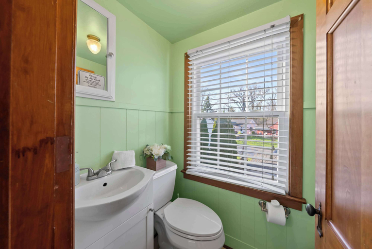 Bathroom 2, Getaway Glen Walkable, Franklin
