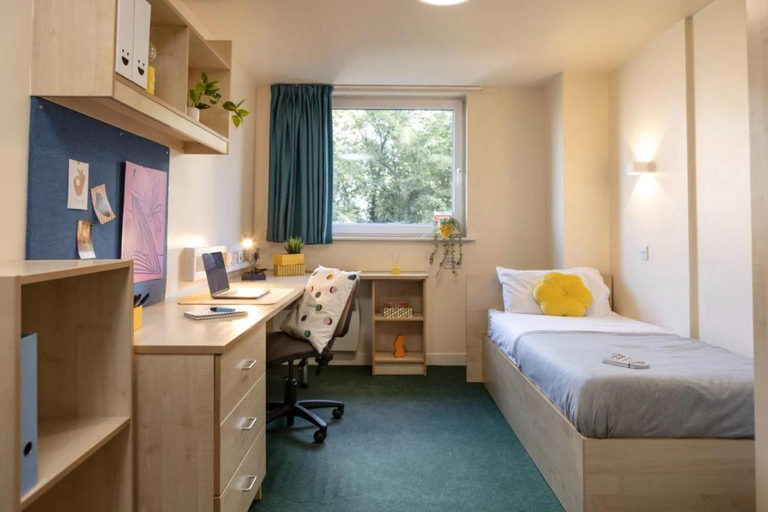 3, Burley Road in City Centre - Leeds, Leeds