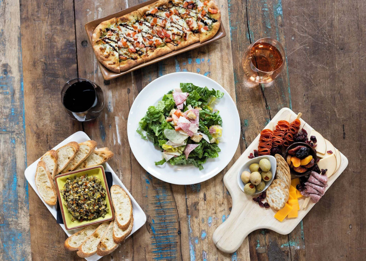 Food & Drinks 4, Inn at Gard Estate Wines, Benton