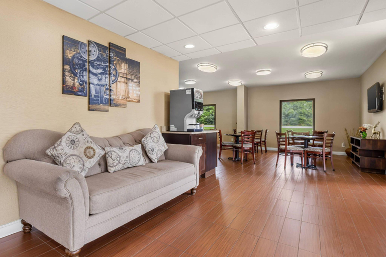 Public Area 2, Quality Inn Kinston Hwy 70, Lenoir