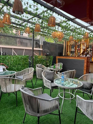 Outdoor dining, Villa Palazzo Hotel 2.0, Kosofe