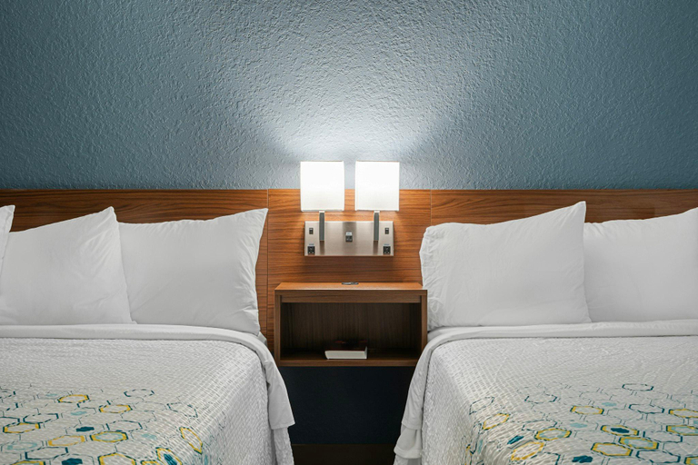 Amenity (Guest room) 4, HomeTowne Studios by Red Roof Bradenton, Manatee