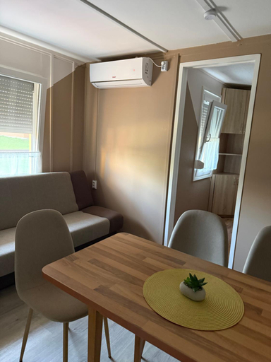 Others 4, Estike Apartmanok, Tiszafüred