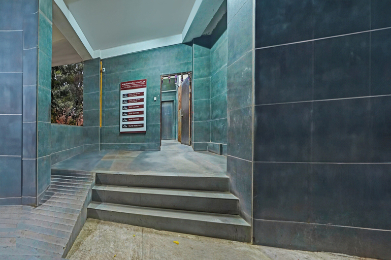Spa 5, Super Collection O Baner Hillview Pune, Pune