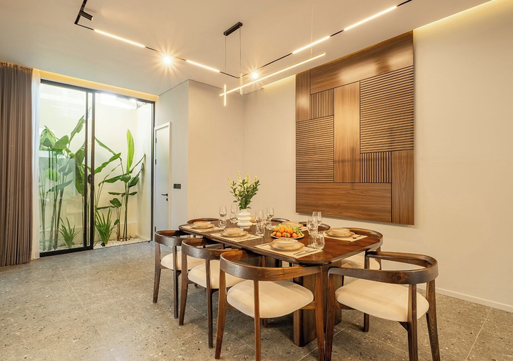 Dining 5, Chic 2BR Umalas Villa with Workspace, Badung