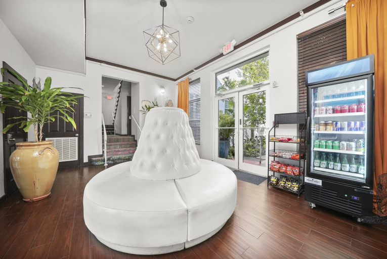 Public Area 5, Tradewinds Apartment Hotel, Miami-Dade
