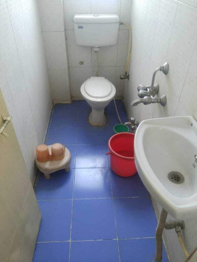 Bathroom 4, Hotel Rahi, Nashik