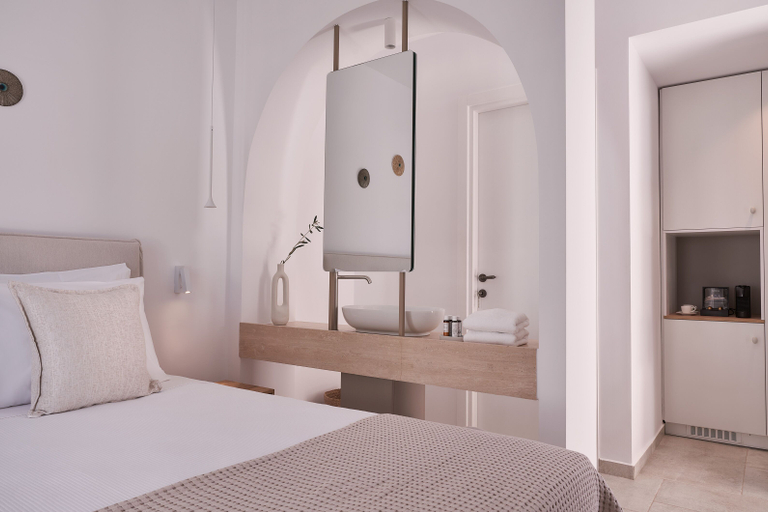 Bedroom 4, Isida Hotel, South Aegean