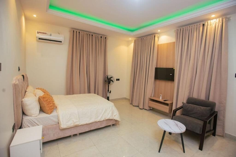 Room 4, Bamik Apartment, AbujaMun