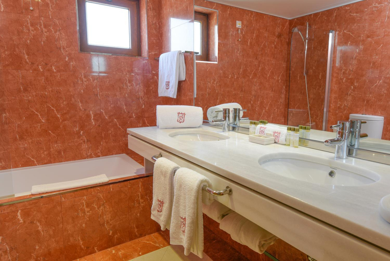 Bathroom 5, Hotel Rural Quinta Do Pego, Tabuaço