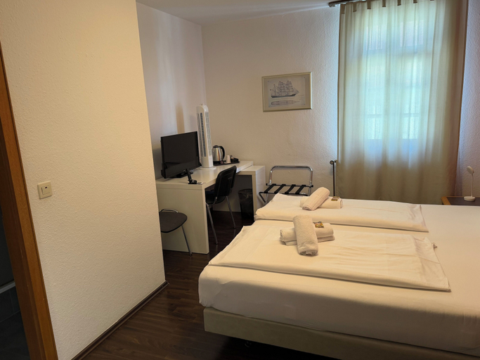 Bedroom 3, Hotel Zum Löwen, Hochtaunuskreis