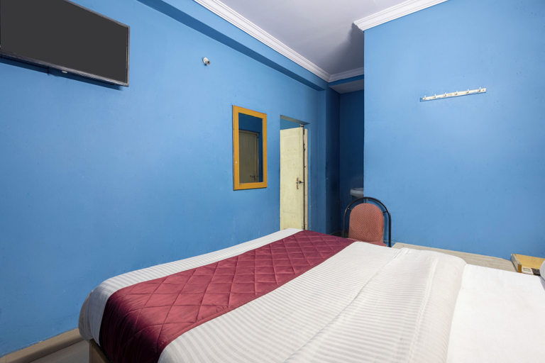Room 3, Hotel Swarna Mayuri, Guntur