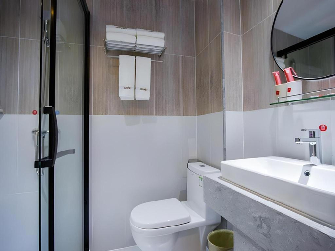 Bathroom 4, Thank Inn Hotel Guangxi Hechi Yizhou Sankeshu, Hechi