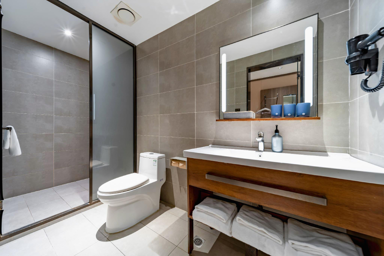 Bathroom 4, Hanting Hotel Suzhou Lingbi Zhong'an City Plaza, Suzhou
