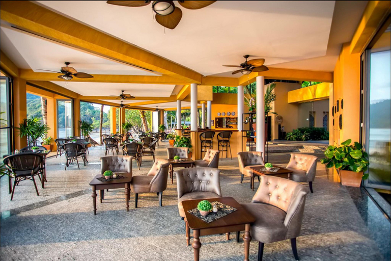Bar/lounge 2, 1 Bedroom Beach Villa Apartment, Koh Chang