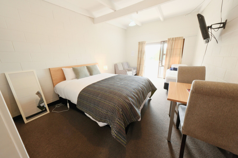 Room 4, Sundale Mora Motels, Queenstown-Lakes