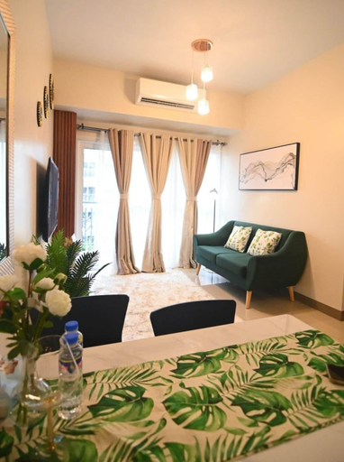 Living room 2, Kuya Awens Staycation Unit 15K, Parañaque