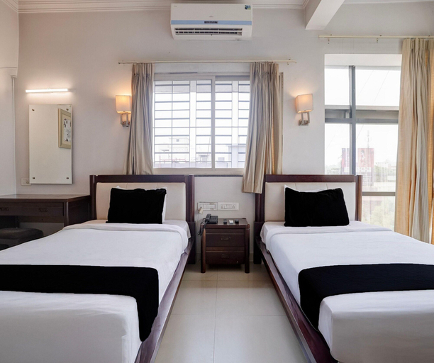 Room 4, Deluxe Mega Inn, Bellary