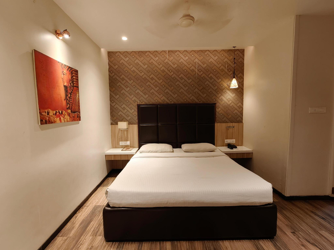 Bedroom 3, The Four Seasons Recreation, Jalgaon