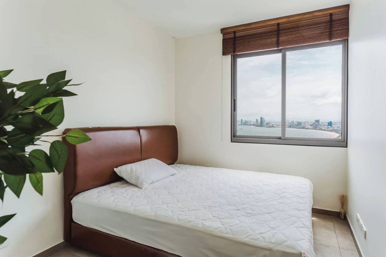 Room 5, 2 Bedroom High Floor Sea View Unit, Pattaya
