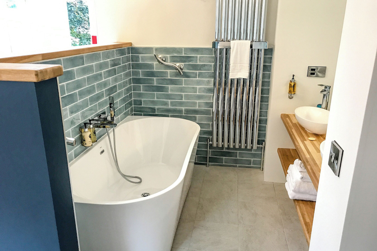 Bathroom, Fox & Hounds Country Hotel, Devon