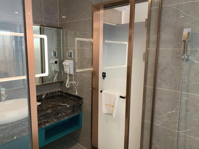 Bathroom 3, Green Tree Inn Zhenjiang Jiepai Town, Zhenjiang